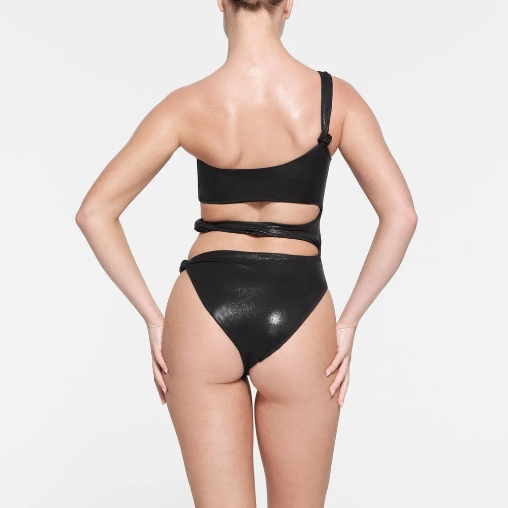 SKIMS women black
